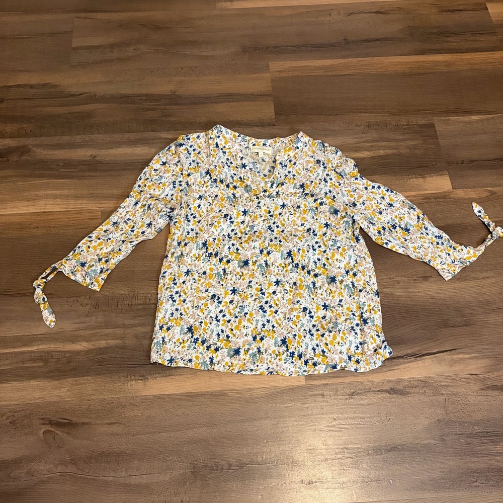 Womens Cynthia Rowley White Floral Blouse with Yellow & Blue Accents Size Medium